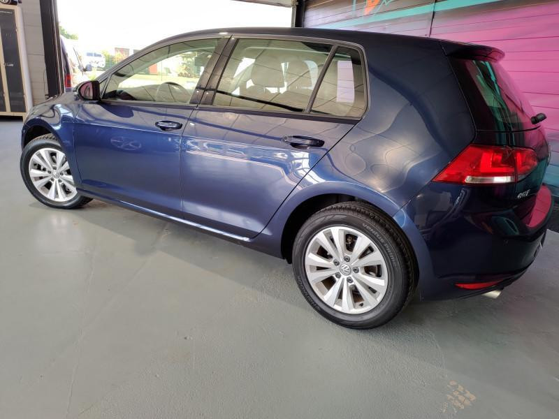 Photo 8 de l'offre de VOLKSWAGEN Golf 1.6 TDI 110ch BlueMotion FAP Confortline 5p à 14290€ chez GARAGE DESPERROIS