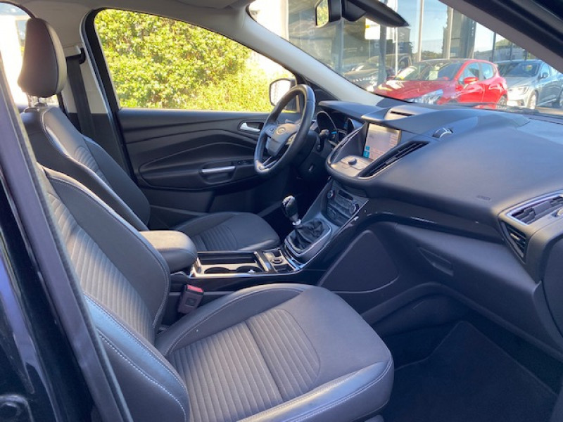 Photo 4 de l'offre de FORD Kuga 1.5 Flexifuel-E85 150ch Stop&Start Titanium 170g 4x2 Euro6.2 à 12490€ chez AA automobiles