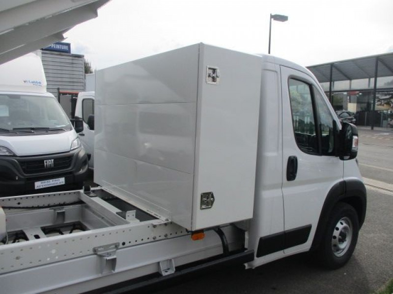 Photo 3 de l'offre de FIAT DUCATO BENNE 3.5 L H3-POWER 140CH BENNE ACIER + GRAND COFFRE à 43900€ chez Deal pro automobiles