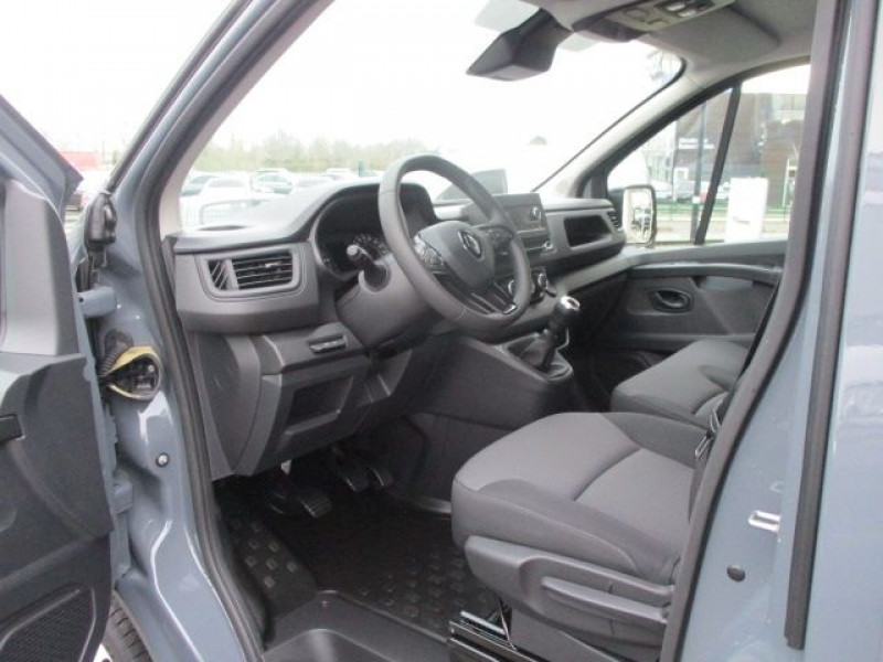 Photo 2 de l'offre de RENAULT TRAFIC III FG L1H1 2T8 2.0 BLUE DCI 110CH CONFORT à 34900€ chez Deal pro automobiles