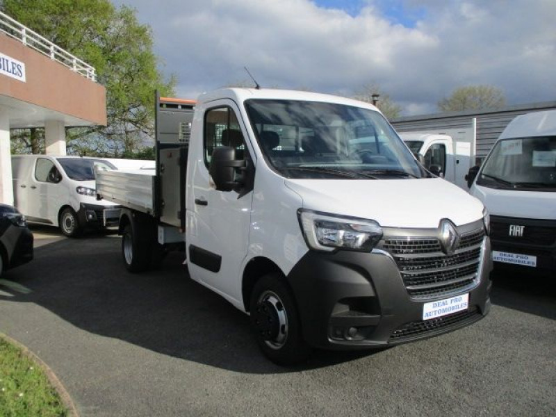 Photo 8 de l'offre de RENAULT MASTER III BENNE RJ3500 L3 COFFRE 2.3 BLUE DCI 130CH EUROVI à 49800€ chez Deal pro automobiles