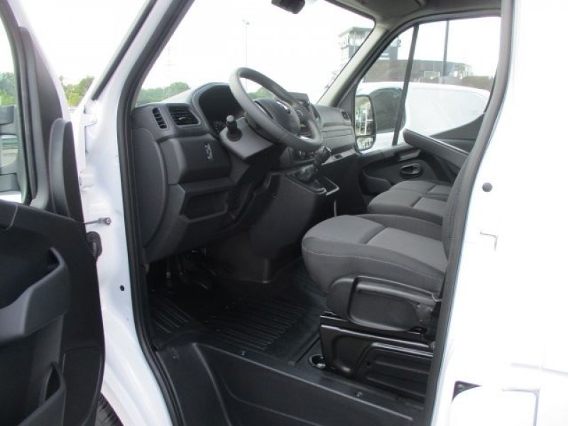 Photo 2 de l'offre de RENAULT MASTER III FG R3500RJ L4H2 2.3 DCI 145CH ENERGY GRAND CONFORT EUROVI à 46900€ chez Deal pro automobiles