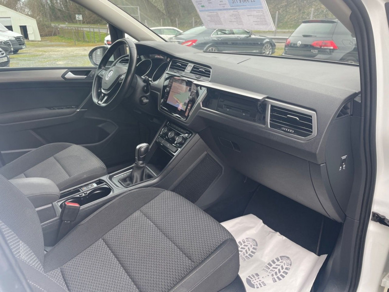 Photo 7 de l'offre de VOLKSWAGEN TOURAN 1.6 TDI 115CH BLUEMOTION TECHNOLOGY FAP CONFORTLINE BUSINESS DSG7 5 PL à 11990€ chez Jeammet automobiles