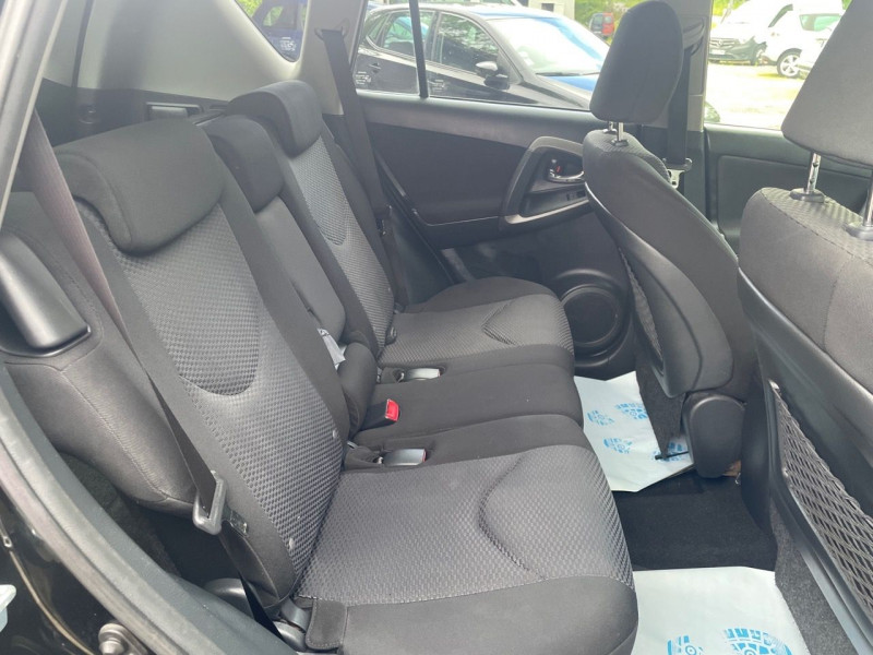 Photo 12 de l'offre de TOYOTA RAV4 150 D-4D FAP LOUNGE 4WD 2012 à 15790€ chez Jeammet automobiles