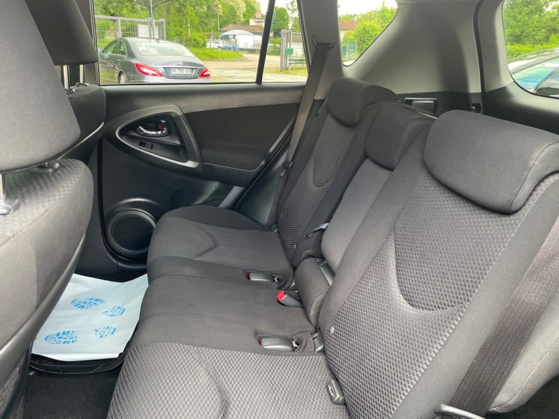Photo 11 de l'offre de TOYOTA RAV4 150 D-4D FAP LOUNGE 4WD 2012 à 15790€ chez Jeammet automobiles