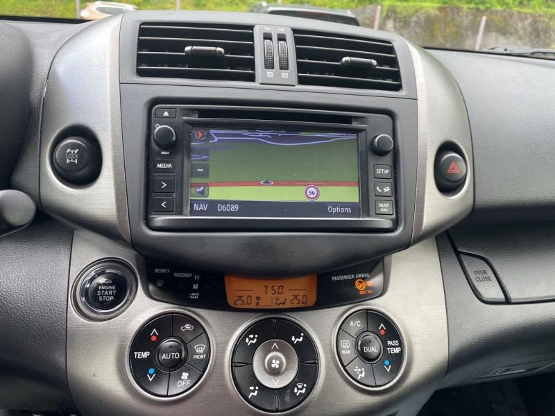 Photo 8 de l'offre de TOYOTA RAV4 150 D-4D FAP LOUNGE 4WD 2012 à 15790€ chez Jeammet automobiles