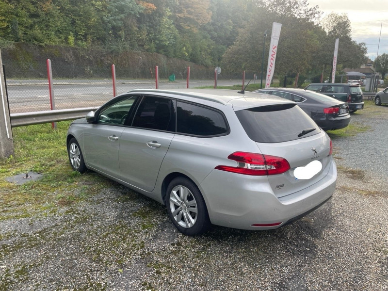 Photo 4 de l'offre de PEUGEOT 308 SW 1.6 BLUEHDI 120CH S&S ALLURE BUSINESS EAT6 à 11990€ chez Jeammet automobiles