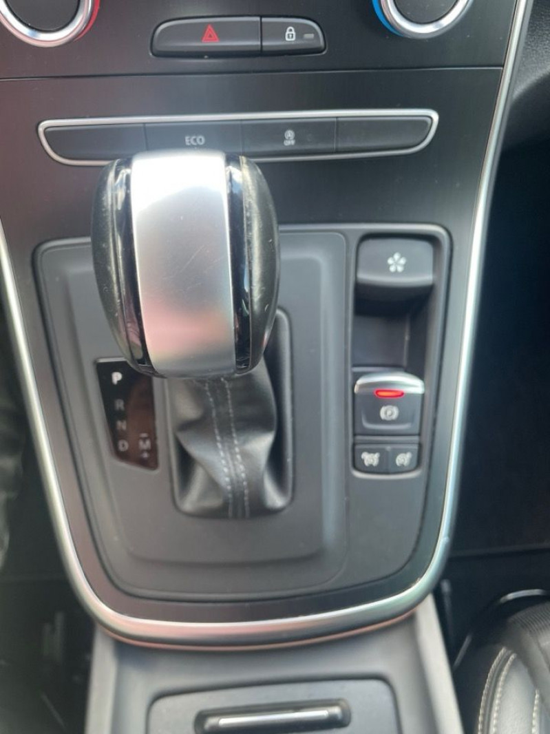 Photo 12 de l'offre de RENAULT SCENIC IV 1.7 BLUE DCI 150CH BUSINESS INTENS EDC à 20490€ chez Jeammet automobiles