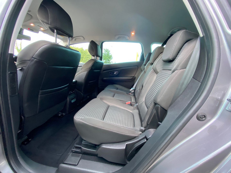 Photo 8 de l'offre de RENAULT GRAND SCENIC IV 1.7 BLUE DCI 120CH BUSINESS EDC 7 PLACES à 17990€ chez Automobiles Services
