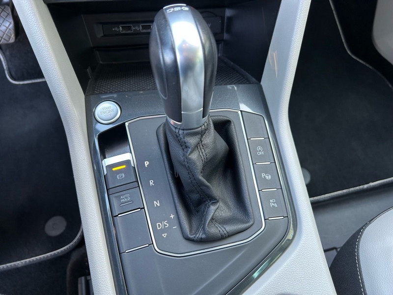 Photo 13 de l'offre de VOLKSWAGEN TIGUAN 2.0 TDI 150CH CARAT EXCLUSIVE DSG7 EURO6D-T à 30990€ chez BOBBIA SAS