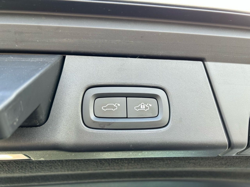 Photo 18 de l'offre de VOLVO V90 CROSS COUNTRY D4 AWD 190CH LUXE GEARTRONIC à 31900€ chez BOBBIA SAS