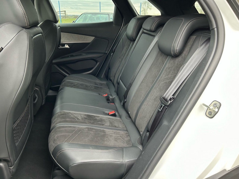 Photo 6 de l'offre de PEUGEOT 3008 1.5 BLUEHDI 130 S&S GT EAT8 à 31990€ chez BOBBIA SAS