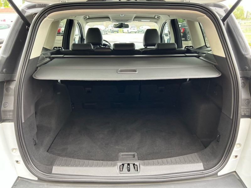 Photo 15 de l'offre de FORD KUGA 2.0 TDCI 150 STOP&START TITANIUM 4X2 à 18990€ chez BOBBIA SAS