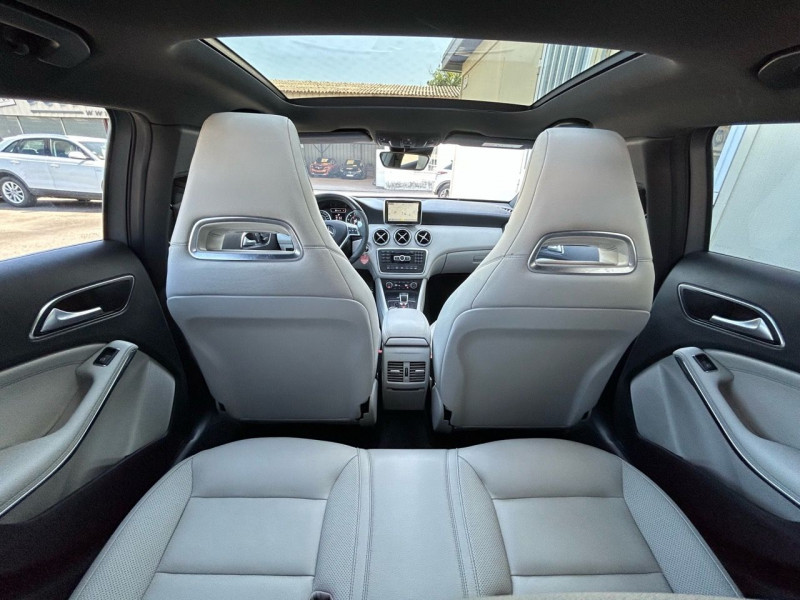 Photo 18 de l'offre de MERCEDES-BENZ CLASSE A 45 AMG 4MATIC SPEEDSHIFT-DCT à 30990€ chez BOBBIA SAS