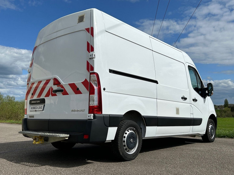 Photo 4 de l'offre de RENAULT MASTER III FG F3300 L2H2 2.3 DCI 130CH GRAND CONFORT EURO6 à 17900€ chez BOBBIA SAS