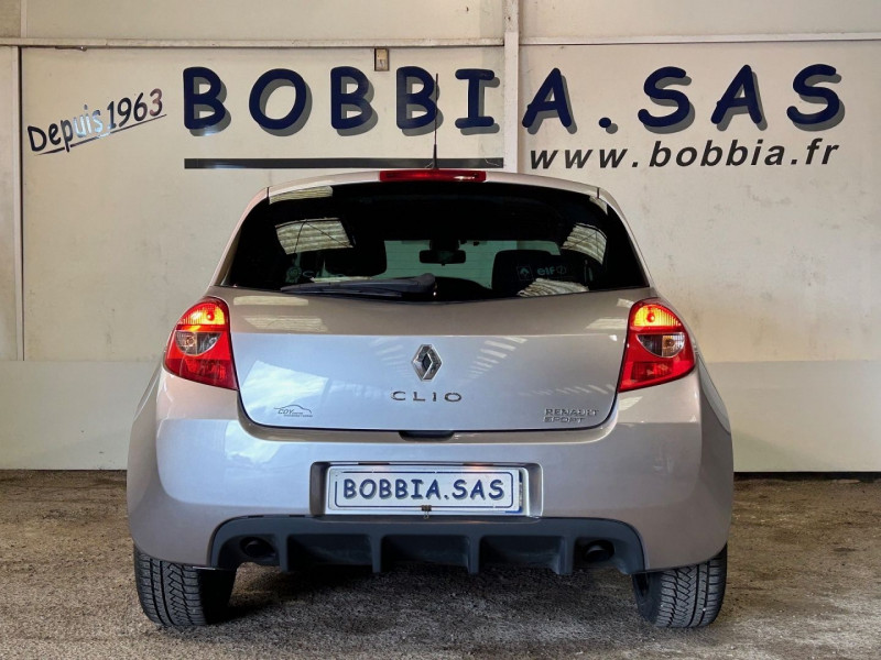 Photo 5 de l'offre de RENAULT CLIO III 2.0 16V 200CH RENAULT SPORT 3P à 12990€ chez BOBBIA SAS