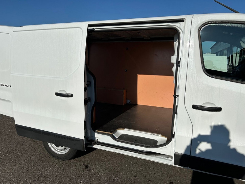 Photo 18 de l'offre de RENAULT TRAFIC III FG L1H1 2T8 2.0 BLUE DCI 130CH GRAND CONFORT à 23990€ chez BOBBIA SAS