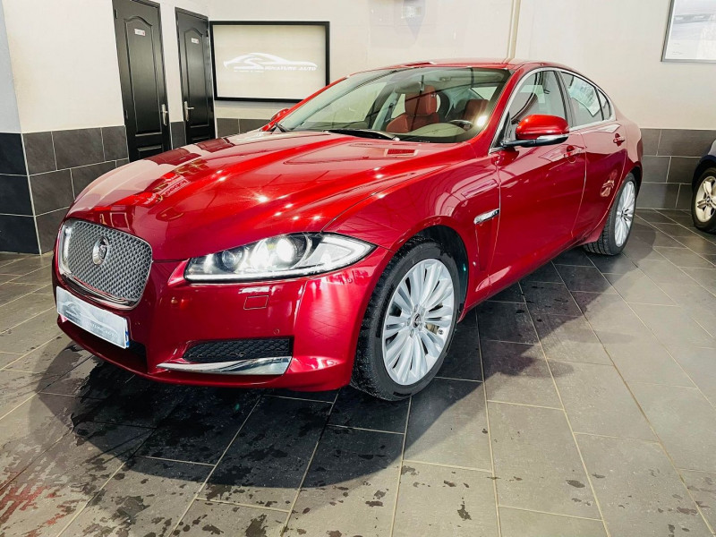 Jaguar XF V6 3.0 E 340CH SURALIMENTE PORTFOLIO QUATRE ROUES MOTRICES Essence ROUGE Occasion à vendre