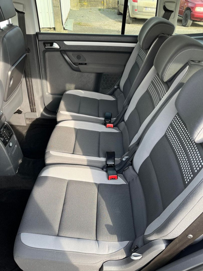 Photo 6 de l'offre de VOLKSWAGEN TOURAN 1.6 TDI 105CH FAP CONFORTLINE BUSINESS à 8690€ chez Coyecques Auto plus