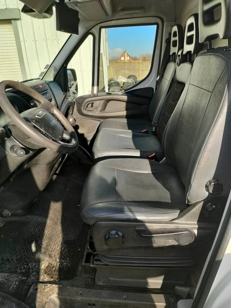 Photo 4 de l'offre de IVECO DAILY 35C FG 35C12V11 TOR à 16200€ chez Coyecques Auto plus