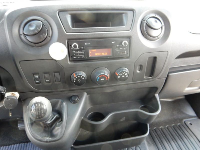 Photo 14 de l'offre de RENAULT MASTER III FG 2.3 DCI 110CH L1 H1 CONFORT EURO6 à 19490€ chez JML Auto