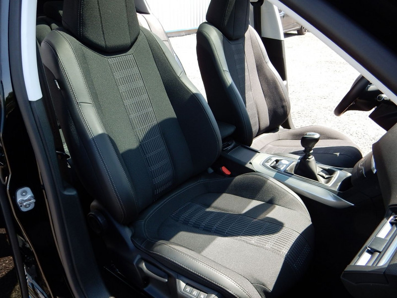 Photo 14 de l'offre de PEUGEOT 308 1.5 BLUEHDI 130CH S&S ALLURE à 20990€ chez JML Auto