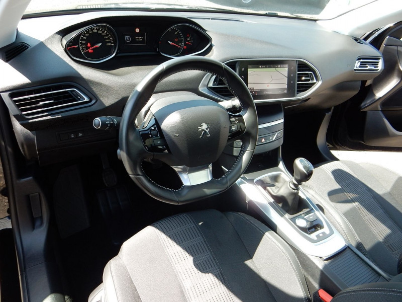 Photo 7 de l'offre de PEUGEOT 308 1.5 BLUEHDI 130CH S&S ALLURE à 20990€ chez JML Auto
