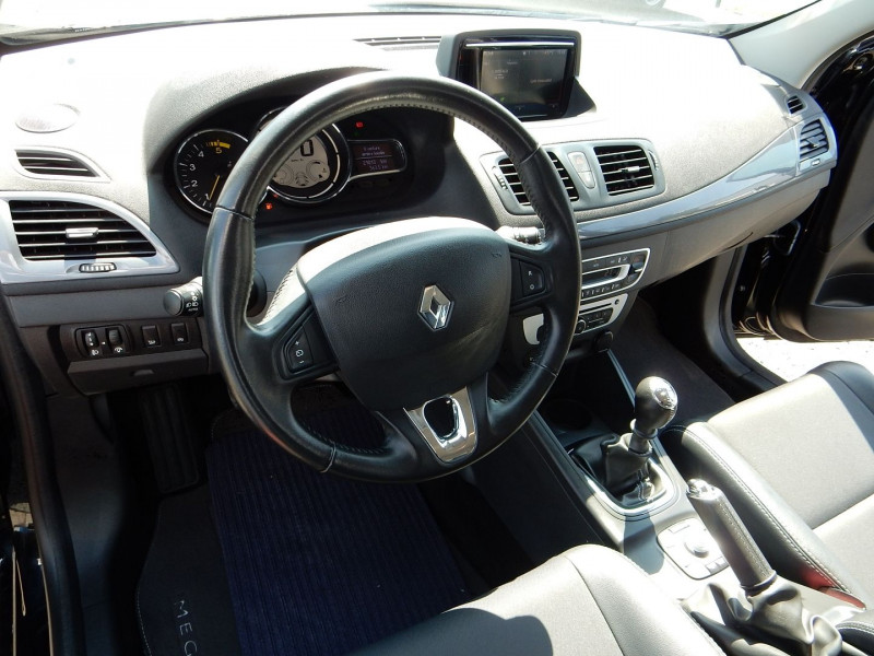 Photo 9 de l'offre de RENAULT MEGANE III ESTATE 1.5 DCI 110CH ENERGY BUSINESS ECO² EURO6 2015 à 13990€ chez JML Auto