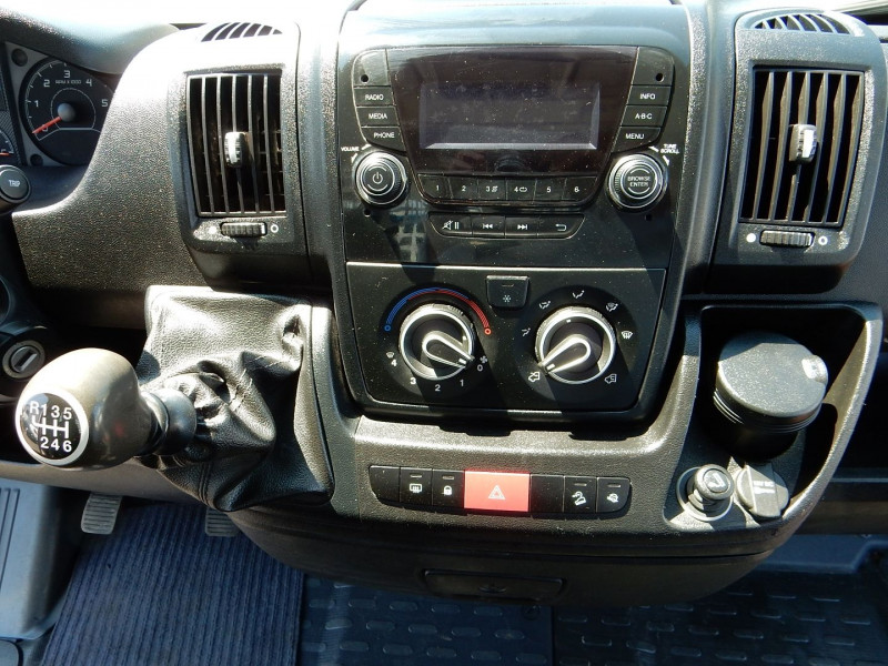 Photo 14 de l'offre de PEUGEOT BOXER BENNE BASCULANTE 2.0 BLUEHDI 130 PRO SR à 22990€ chez JML Auto