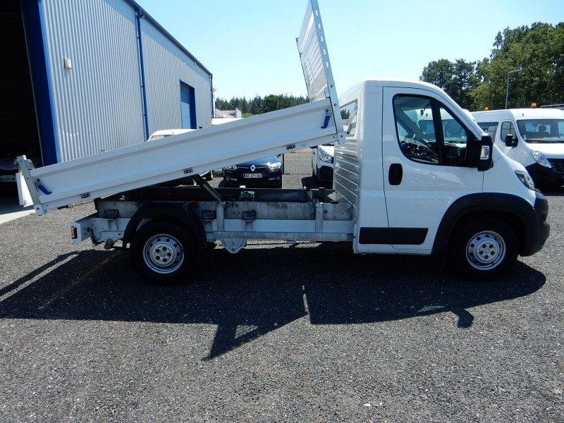 Photo 4 de l'offre de PEUGEOT BOXER BENNE BASCULANTE 2.0 BLUEHDI 130 PRO SR à 22990€ chez JML Auto