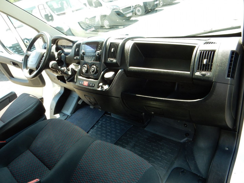 Photo 13 de l'offre de PEUGEOT BOXER BENNE BASCULANTE 2.0 BLUEHDI 130 PRO SR à 22990€ chez JML Auto