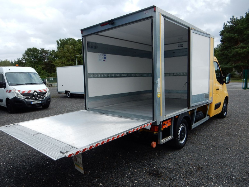 Photo 9 de l'offre de RENAULT MASTER CAISSE 11M3 2.3 DCI 110CH HAYON ELEVATEUR DHOLLANDIA 500KG à 25990€ chez JML Auto