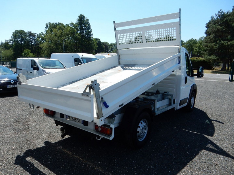 Photo 5 de l'offre de PEUGEOT BOXER BENNE BASCULANTE 2.0 BLUEHDI 130 PRO SR à 22990€ chez JML Auto