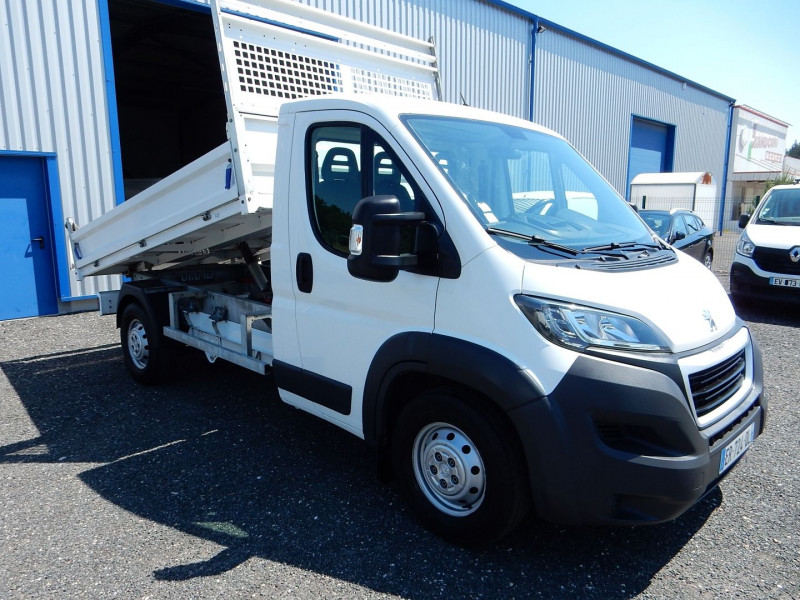 Photo 3 de l'offre de PEUGEOT BOXER BENNE BASCULANTE 2.0 BLUEHDI 130 PRO SR à 22990€ chez JML Auto