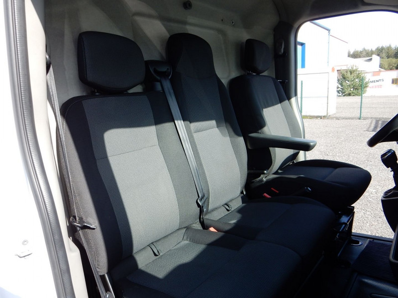 Photo 12 de l'offre de RENAULT MASTER III FG F3300 L2H2 2.3 DCI 135CH GRAND CONFORT E6 à 21990€ chez JML Auto