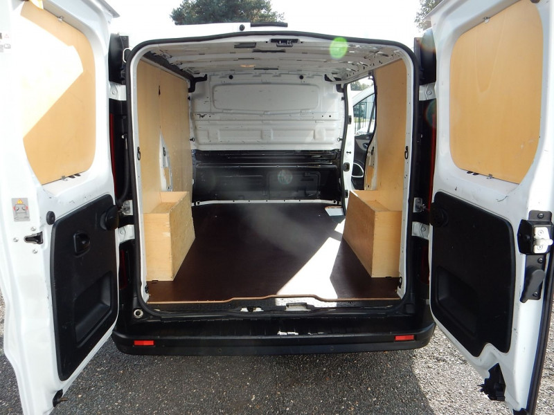 Photo 11 de l'offre de RENAULT TRAFIC III FG L1H1 1.6 DCI 120CH GRAND CONFORT EURO6 à 17990€ chez JML Auto