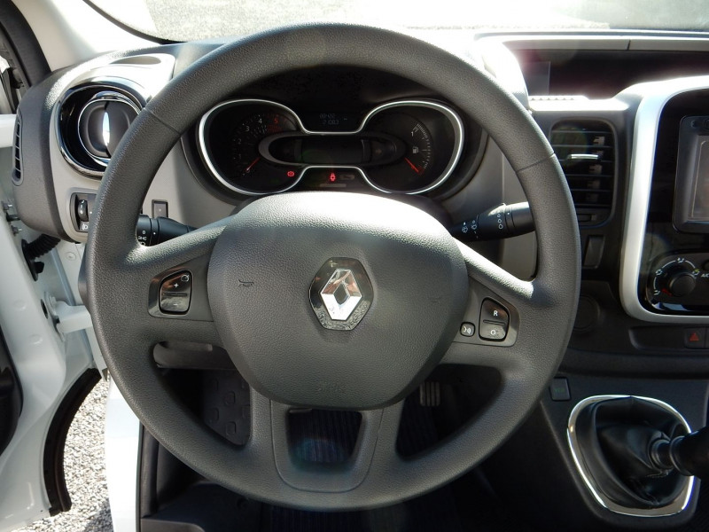 Photo 15 de l'offre de RENAULT TRAFIC III FG L1H1 1.6 DCI 120CH GRAND CONFORT EURO6 à 17990€ chez JML Auto