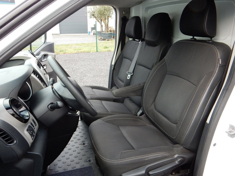 Photo 16 de l'offre de RENAULT TRAFIC III FG L1H1 1000 1.6 DCI 120CH GRAND CONFORT EURO6 à 15990€ chez JML Auto