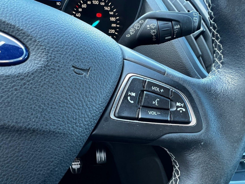 Photo 17 de l'offre de FORD KUGA 2.0 TDCI 150CH STOP&START ST-LINE 4X2 à 16990€ chez Alliance automobile