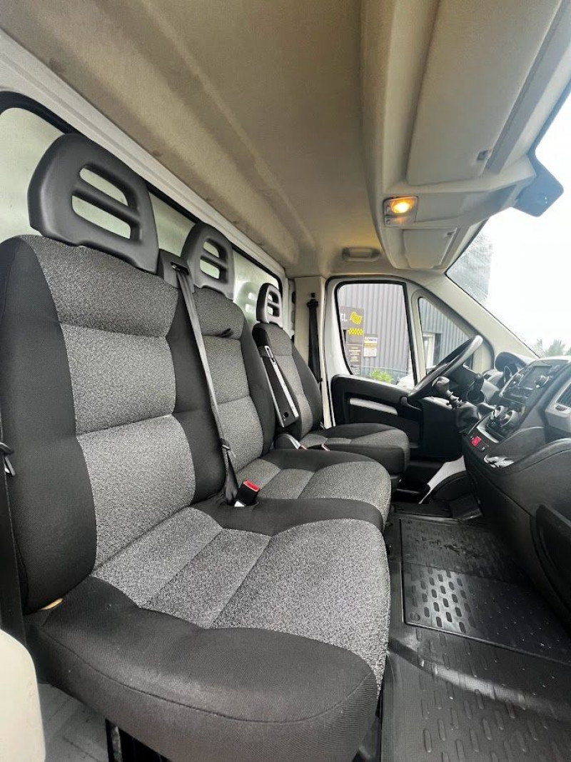 Photo 7 de l'offre de FIAT DUCATO CCB 3.5 MAXI XL 2.3 MULTIJET 160CH PACK PRO NAV E6D à 19990€ chez Alliance automobile