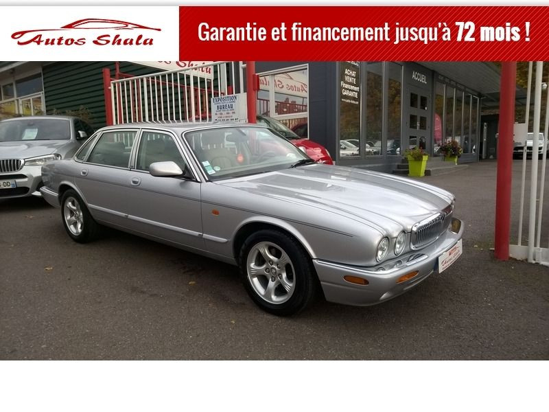 Photo 1 de l'offre de JAGUAR XJ8 4.0 V8  BA SOVEREIGN à 35970€ chez Autos Shala