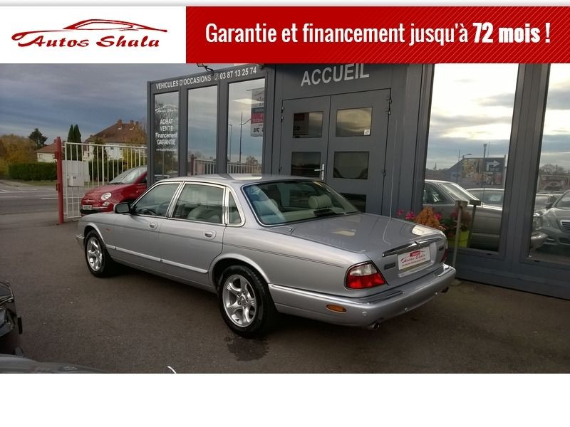 Photo 14 de l'offre de JAGUAR XJ8 4.0 V8  BA SOVEREIGN à 35970€ chez Autos Shala