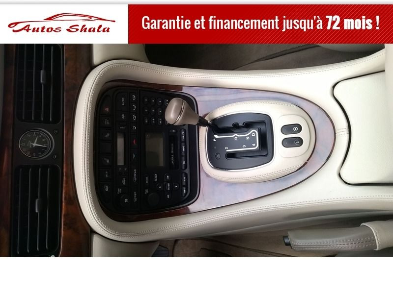 Photo 8 de l'offre de JAGUAR XJ8 4.0 V8  BA SOVEREIGN à 35970€ chez Autos Shala