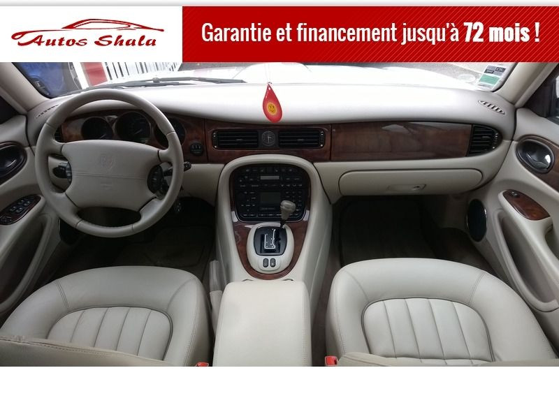 Photo 2 de l'offre de JAGUAR XJ8 4.0 V8  BA SOVEREIGN à 35970€ chez Autos Shala