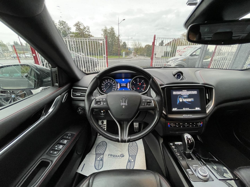 Photo 20 de l'offre de MASERATI GHIBLI 3.0 V6 275CH DIESEL GRANDSPORT à 54970€ chez Autos Shala