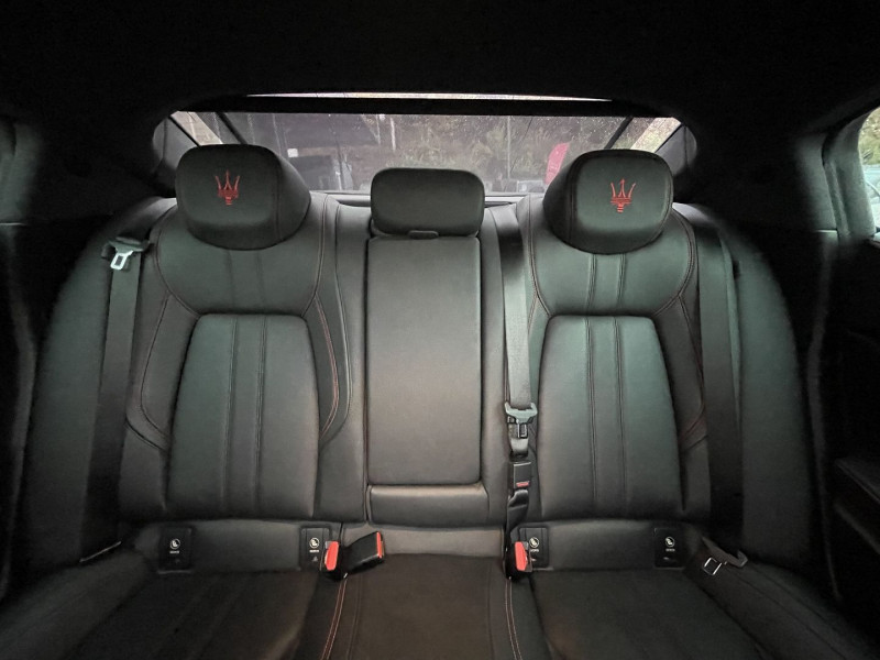 Photo 16 de l'offre de MASERATI GHIBLI 3.0 V6 275CH DIESEL GRANDSPORT à 54970€ chez Autos Shala