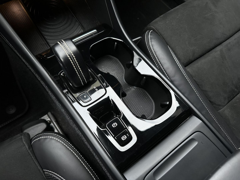 Photo 18 de l'offre de VOLVO XC40 D4 ADBLUE AWD 190CH BUSINESS GEARTRONIC 8 à 32970€ chez Autos Shala