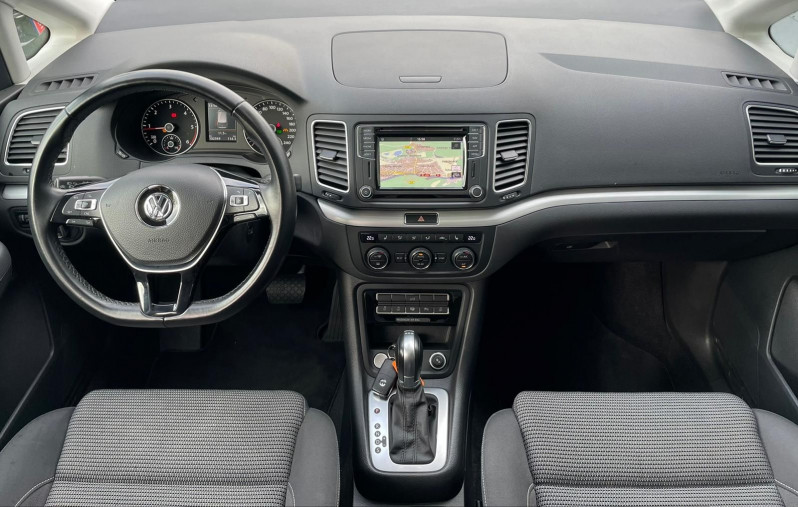 Photo 14 de l'offre de VOLKSWAGEN SHARAN 2.0 TDI 150CH BLUEMOTION TECHNOLOGY CONFORTLINE DSG6 EURO6D-T à 29970€ chez Autos Shala