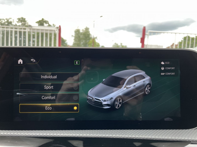 Photo 21 de l'offre de MERCEDES-BENZ CLASSE A 250 224CH 4MATIC AMG LINE 7G-DCT à 44970€ chez Autos Shala