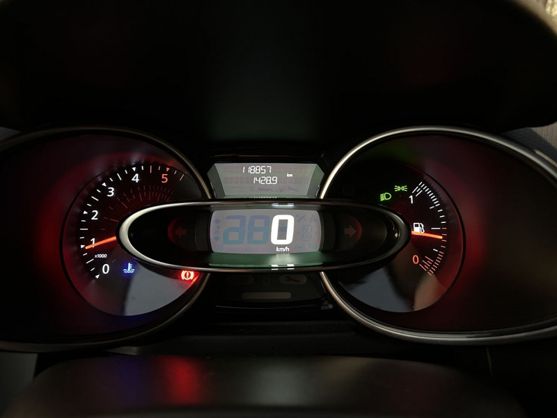 Photo 18 de l'offre de RENAULT CLIO IV 1.5 DCI 90CH ENERGY BUSINESS 82G à 11970€ chez Autos Shala